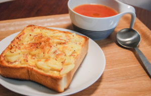 じゃがいもとベーコンのふわふわトースト